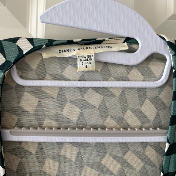 Diane Von Furstenberg silk dress - Picture 6 of 6
